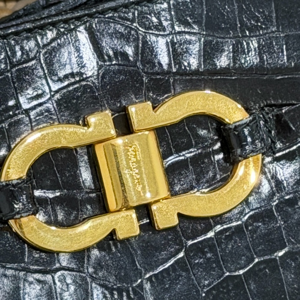 Salvatore‎ Ferragamo Gancini Shoulder Bag - Picture 8 of 10